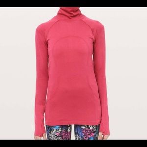 Lululemon Swiftly Speed Turtleneck
